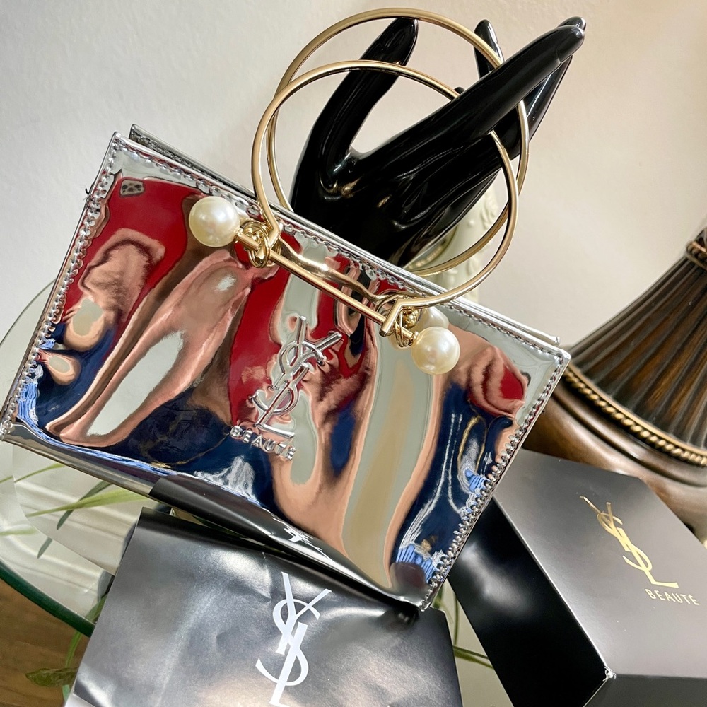Yves Saint Laurent - Picture 5 of 10